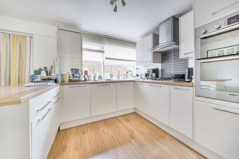 3, Pope Court Parkleys, Richmond, TW10 5LS