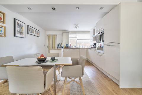 3, Pope Court Parkleys, Richmond, TW10 5LS