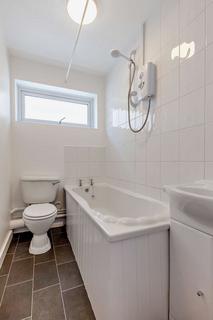 1 bedroom flat to rent, Linden Street, Romford, RM7