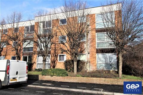 1 bedroom flat to rent, Princes Road, Romford, RM1