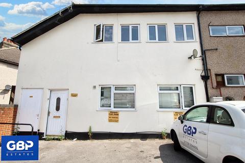 1 bedroom flat to rent, Knightsbridge Gardens, Romford, RM7