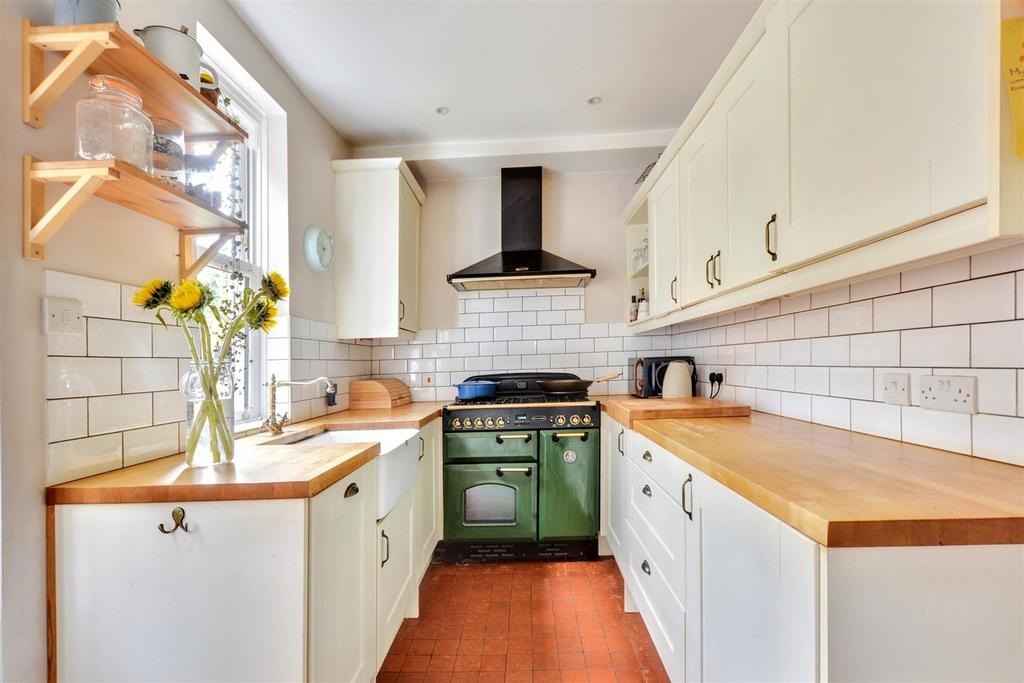 Kitchen 1.jpeg