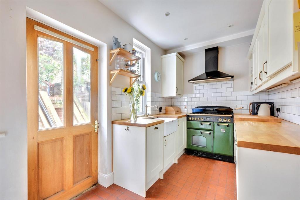Kitchen 2.jpeg