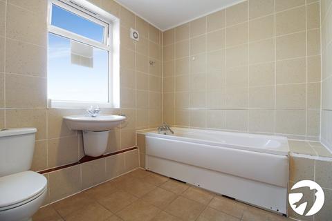 2 bedroom flat to rent, Rochester Road, Gravesend, Kent, DA12