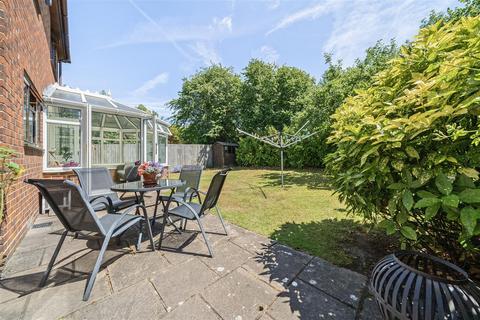 3 bedroom detached house for sale, Heath Side, Crofton