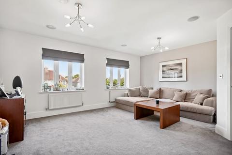 4 bedroom semi-detached house for sale, Poplar Close, Epsom, KT17
