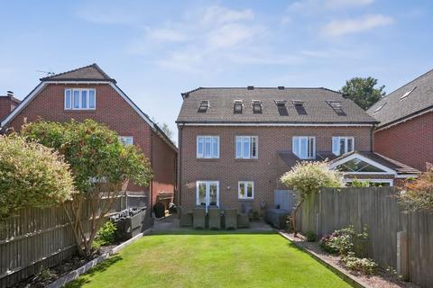 4 bedroom semi-detached house for sale, Poplar Close, Epsom, KT17