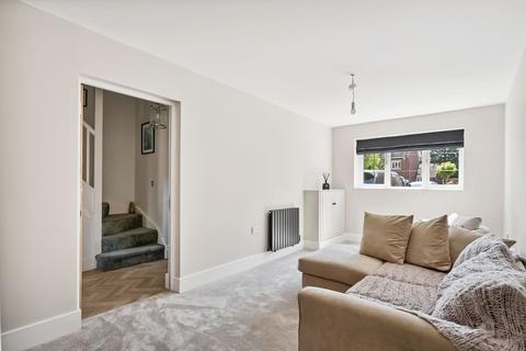 7 Poplar Close, Epsom, KT17 3LH