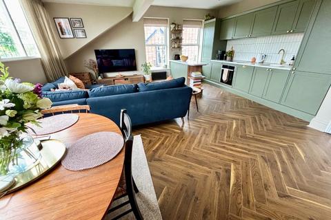 2 bedroom flat for sale, Elm Road, Didsbury