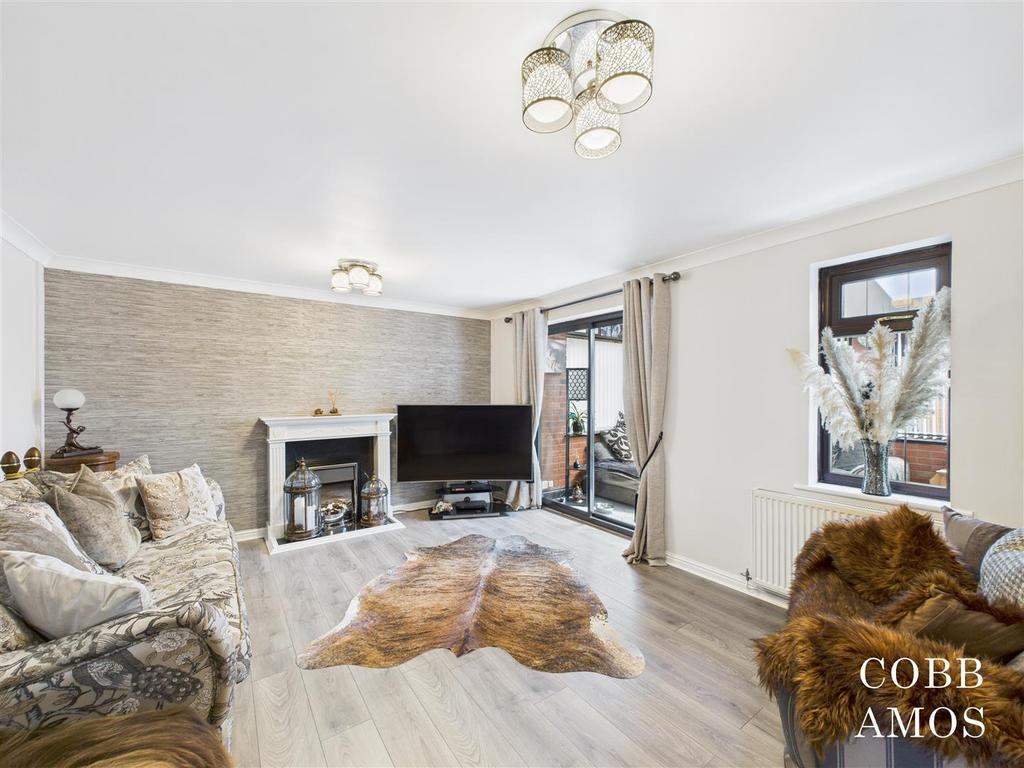 CAM02803 G0-PR0201-STILL010.jpg