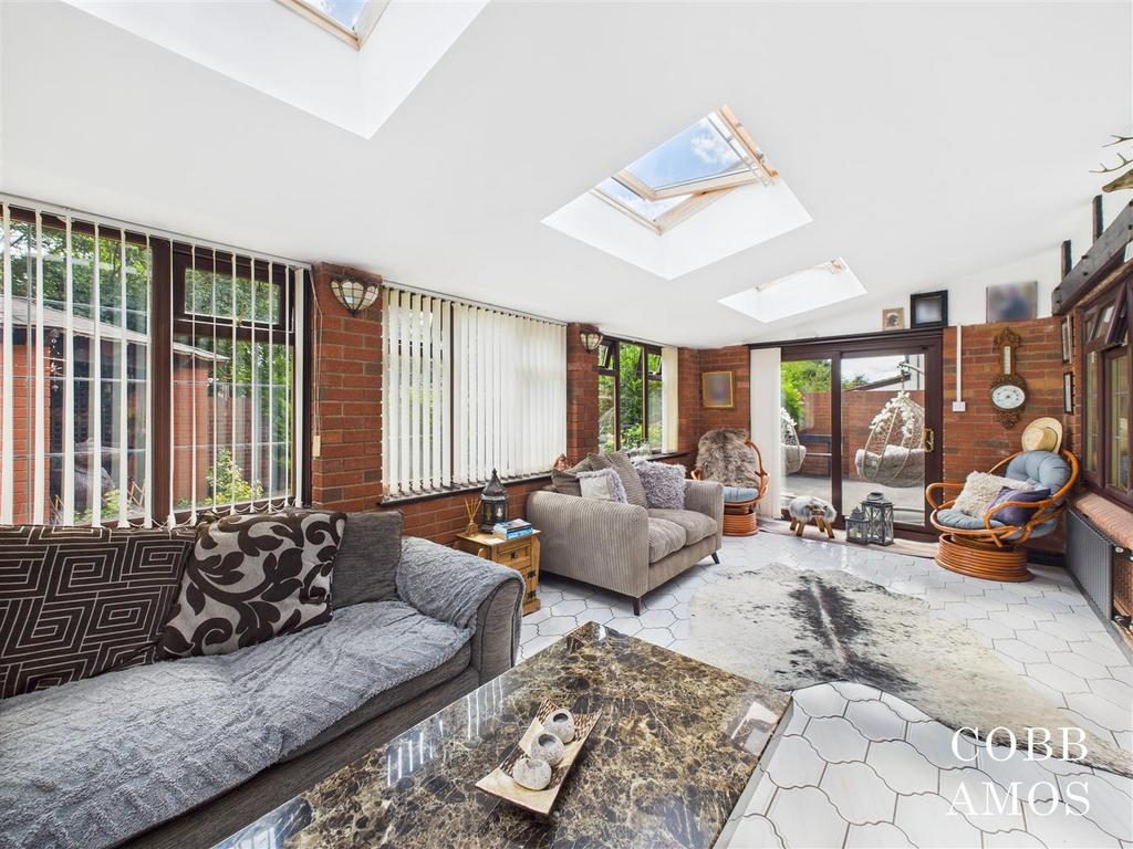 CAM02803 G0-PR0201-STILL015.jpg