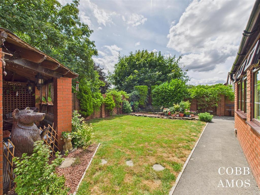 CAM02803 G0-PR0201-STILL026.jpg