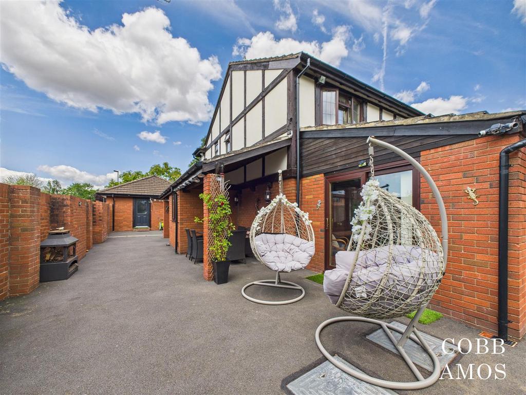 CAM02803 G0-PR0201-STILL028.jpg