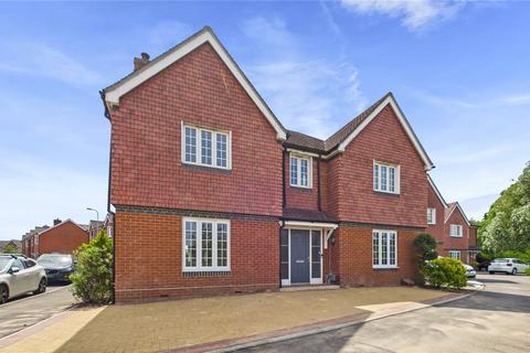 45 Elk Path, Three Mile Cross, Reading, RG7 1WE