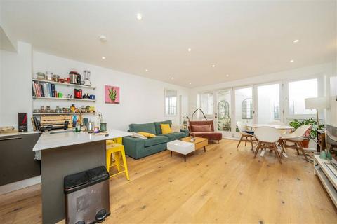 2 bedroom flat for sale, Murray Street, London NW1