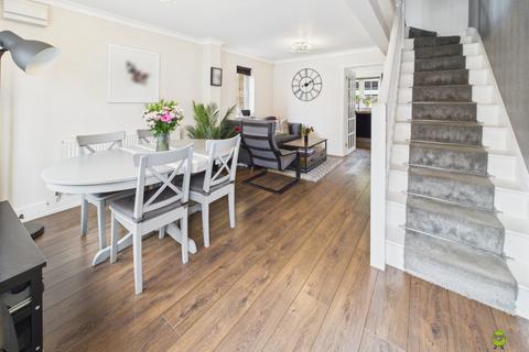 2 bedroom semi-detached house for sale, Sunland Avenue, Bexleyheath, Kent, DA6