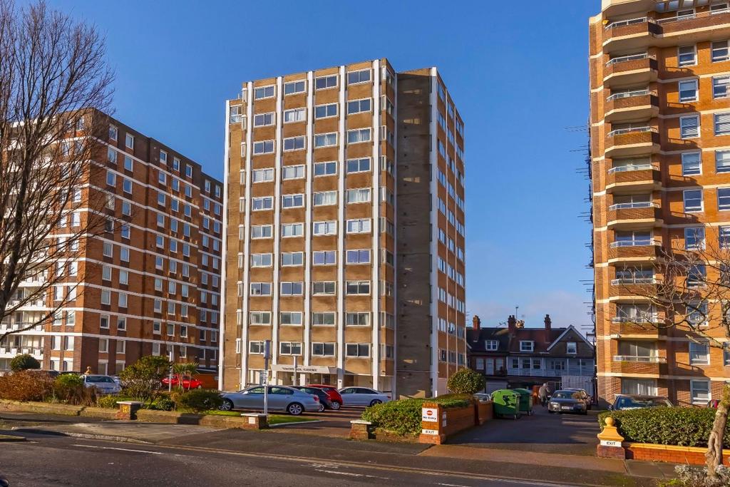 Grand Avenue Hove 2 bed flat to - Image 0 1024x1024 