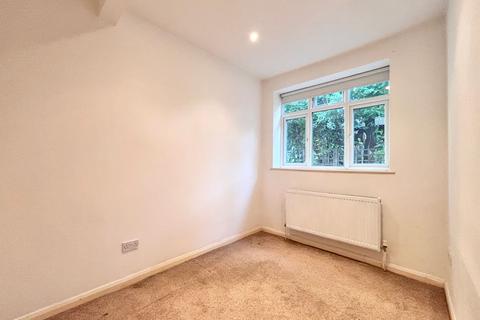 27 Sylvan Avenue, London, NW7 2JH