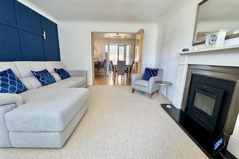 15 Haise Mount, Darton, Barnsley, S75 5LU