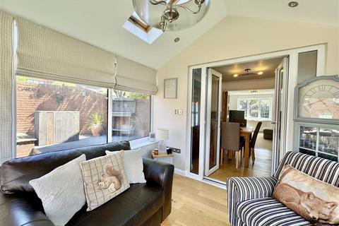 15 Haise Mount, Darton, Barnsley, S75 5LU