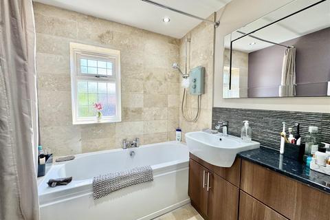 15 Haise Mount, Darton, Barnsley, S75 5LU