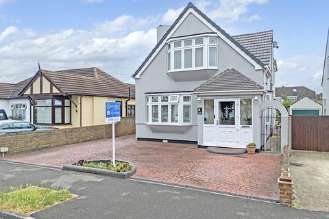 3 bedroom detached house for sale, Clyde Way, Rise Park, RM1