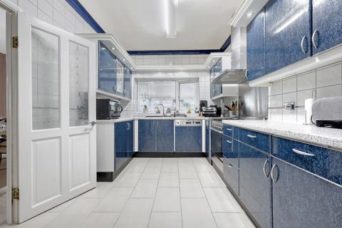 3 bedroom detached house for sale, Clyde Way, Rise Park, RM1