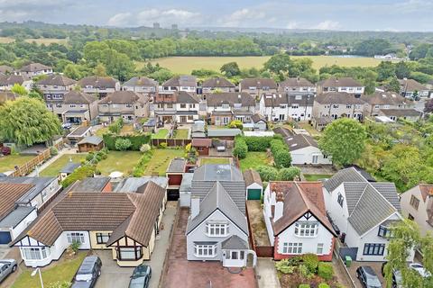 3 bedroom detached house for sale, Clyde Way, Rise Park, RM1