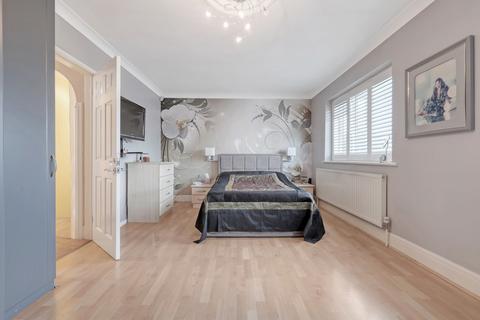 3 bedroom detached house for sale, Clyde Way, Rise Park, Romford, RM1