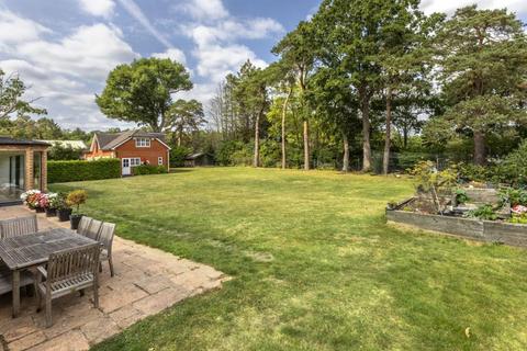 undefined, Windlesham, Surrey