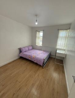2 bedroom flat to rent, Porters Avenue, Dagenham RM9