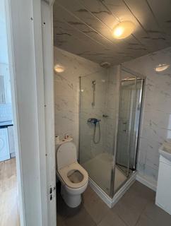 2 bedroom flat to rent, Porters Avenue, Dagenham RM9