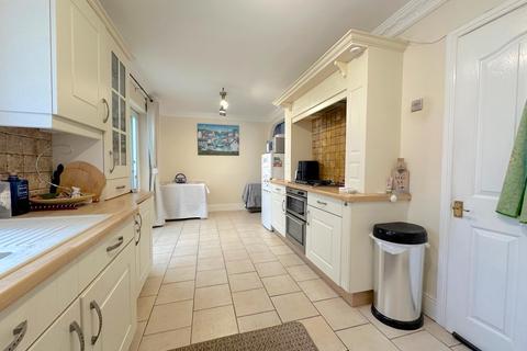 3 bedroom semi-detached house for sale, Hamilton Gardens, Wolverhampton WV10