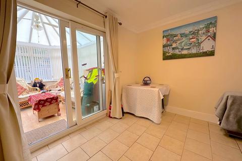 3 bedroom semi-detached house for sale, Hamilton Gardens, Wolverhampton WV10