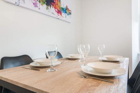 4 bedroom flat to rent, Peddie Street, West End DD1