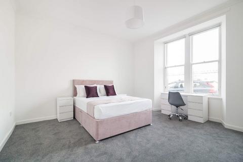 4 bedroom flat to rent, Peddie Street, West End DD1