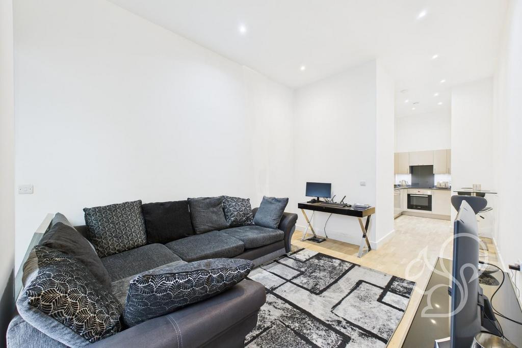 CAM05287 G0-PR0100-STILL010.jpg