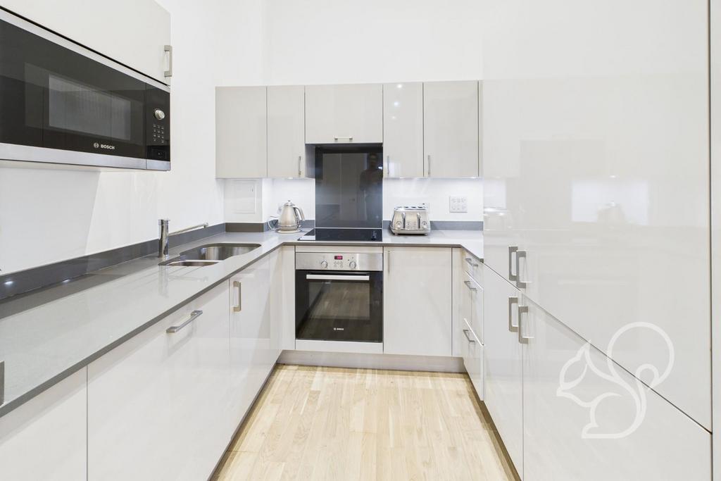 CAM05287 G0-PR0100-STILL004.jpg