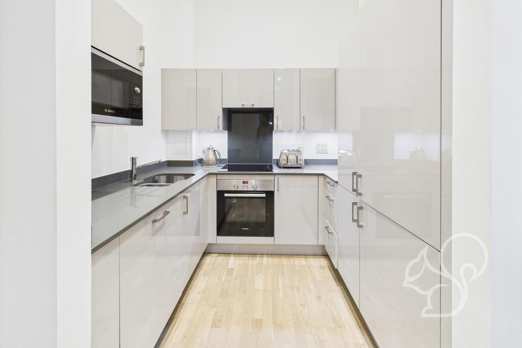 CAM05287 G0-PR0100-STILL003.jpg