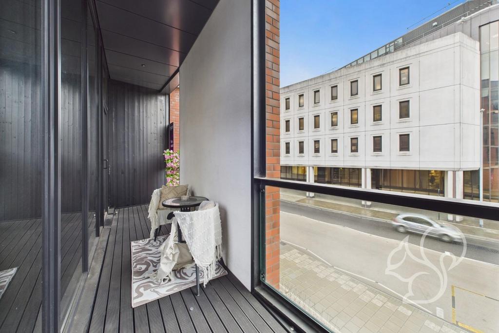 CAM05287 G0-PR0100-STILL013.jpg