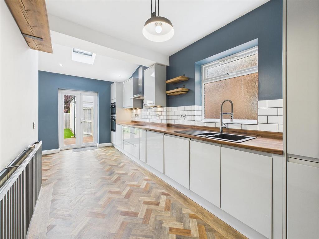 Open kitchen/diner: