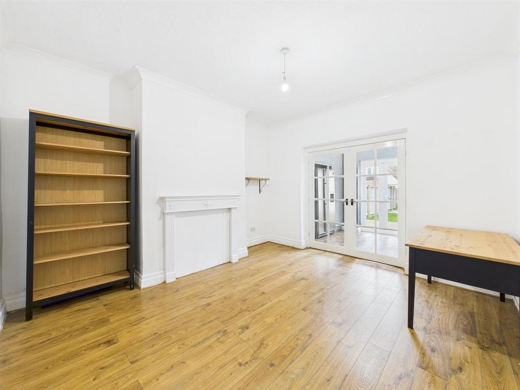 Sitting room: