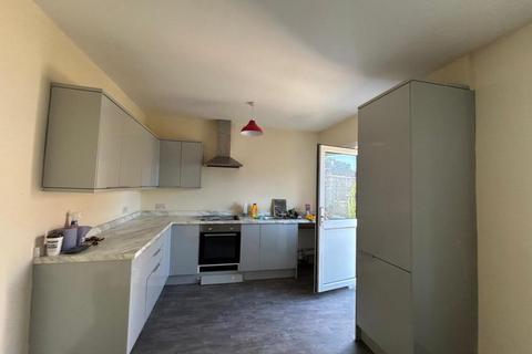 2 bedroom bungalow to rent, 15 Crossfield Terrace Walker Newcastle upon Tyne