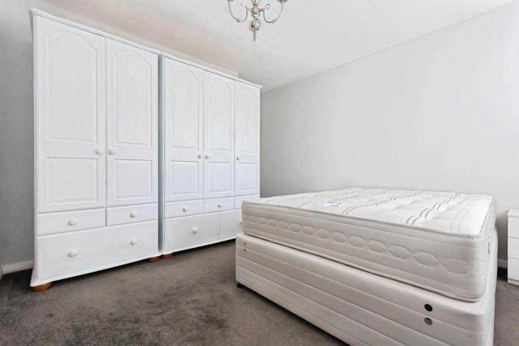 Bedroom 3.jpg