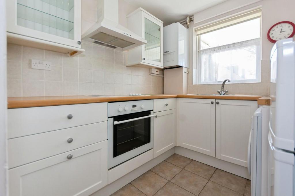 Kitchen 1.jpg