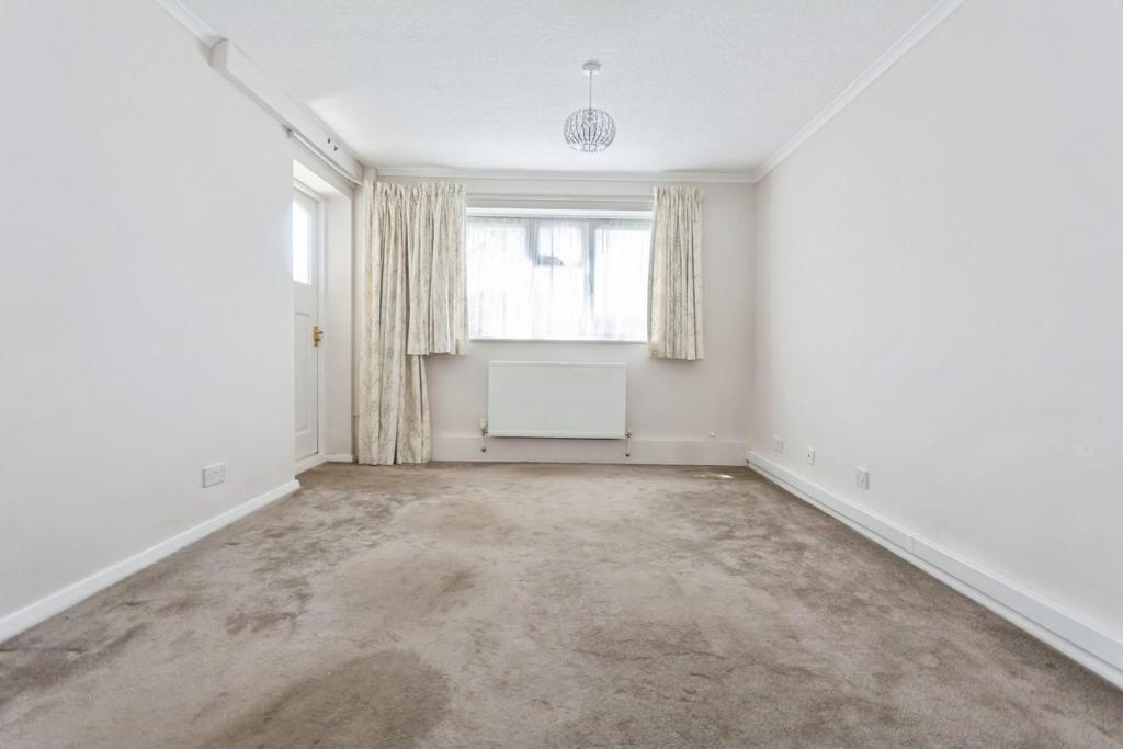 Sitting room 4.jpg