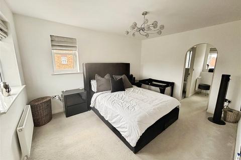 101 Heatherfields Crescent, New Rossington, Doncaster, DN11 0TY
