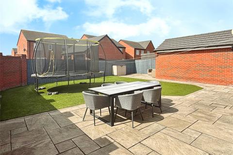 101 Heatherfields Crescent, New Rossington, Doncaster, DN11 0TY