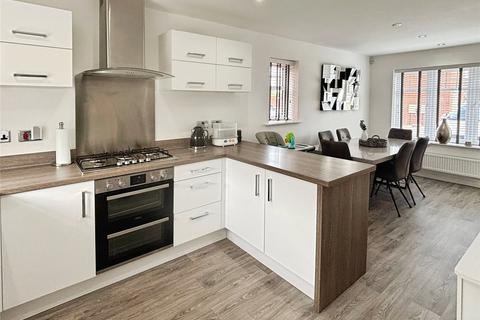 101 Heatherfields Crescent, New Rossington, Doncaster, DN11 0TY