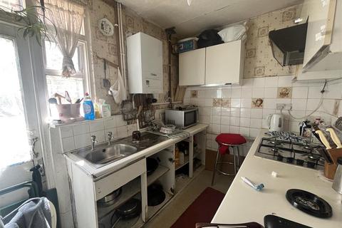 4 bedroom terraced house for sale, Brownlow Road, London